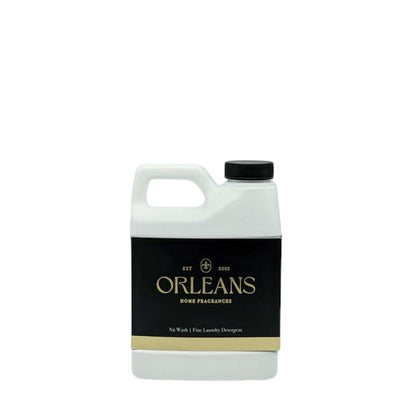 01796  LAUNDRY DETERGENT - SANDALWOOD & LEATHER 16 OZ.