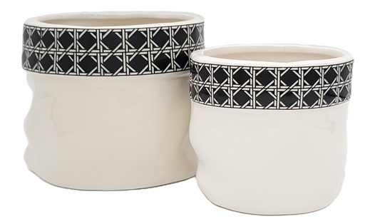 T22443 Black/White Pot w/Weave Edge S2